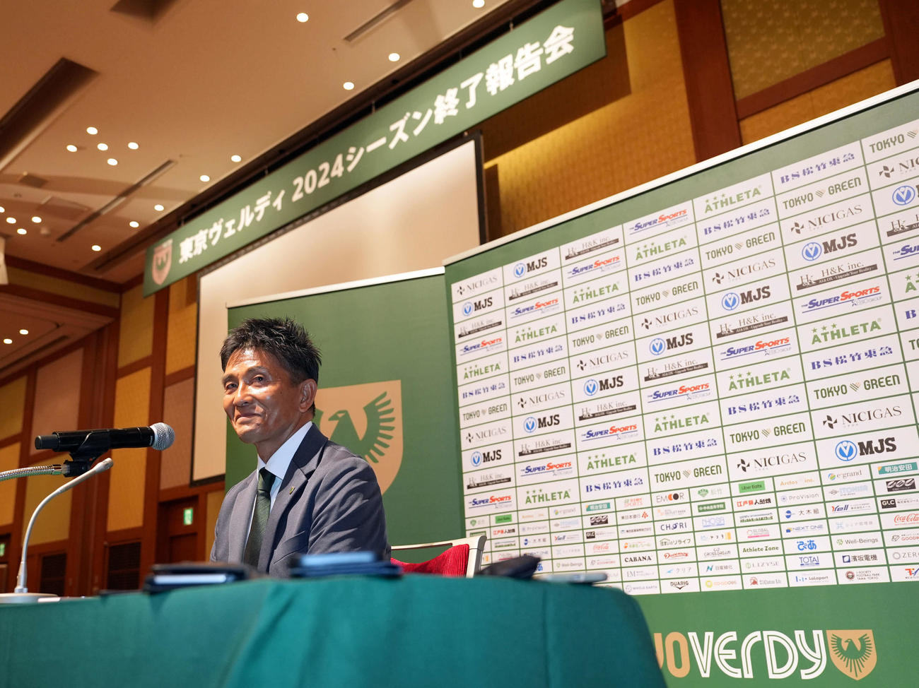 2024シーズン終了報告会を前に総括会見を行った東京V城福監督（撮影・たえ見朱実）
