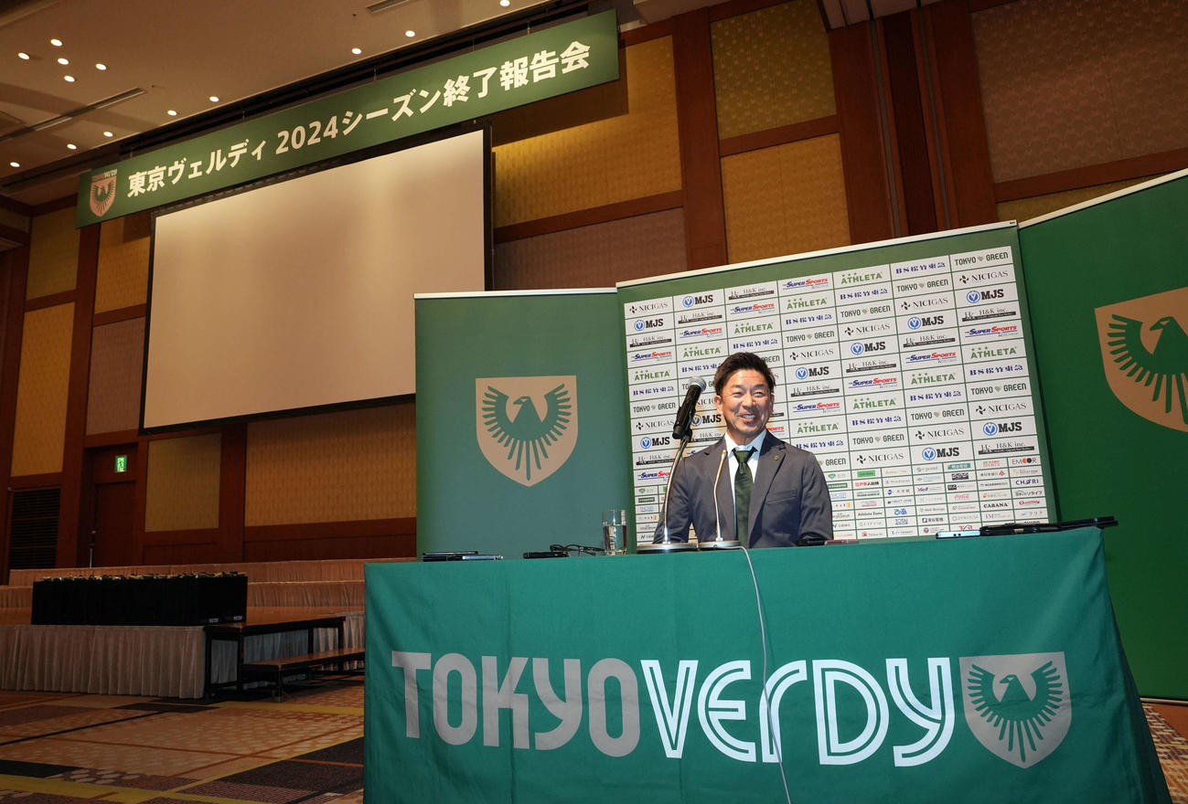 2024シーズン終了報告会を前に総括会見を行った東京Vの江尻強化部長（撮影・たえ見朱実）