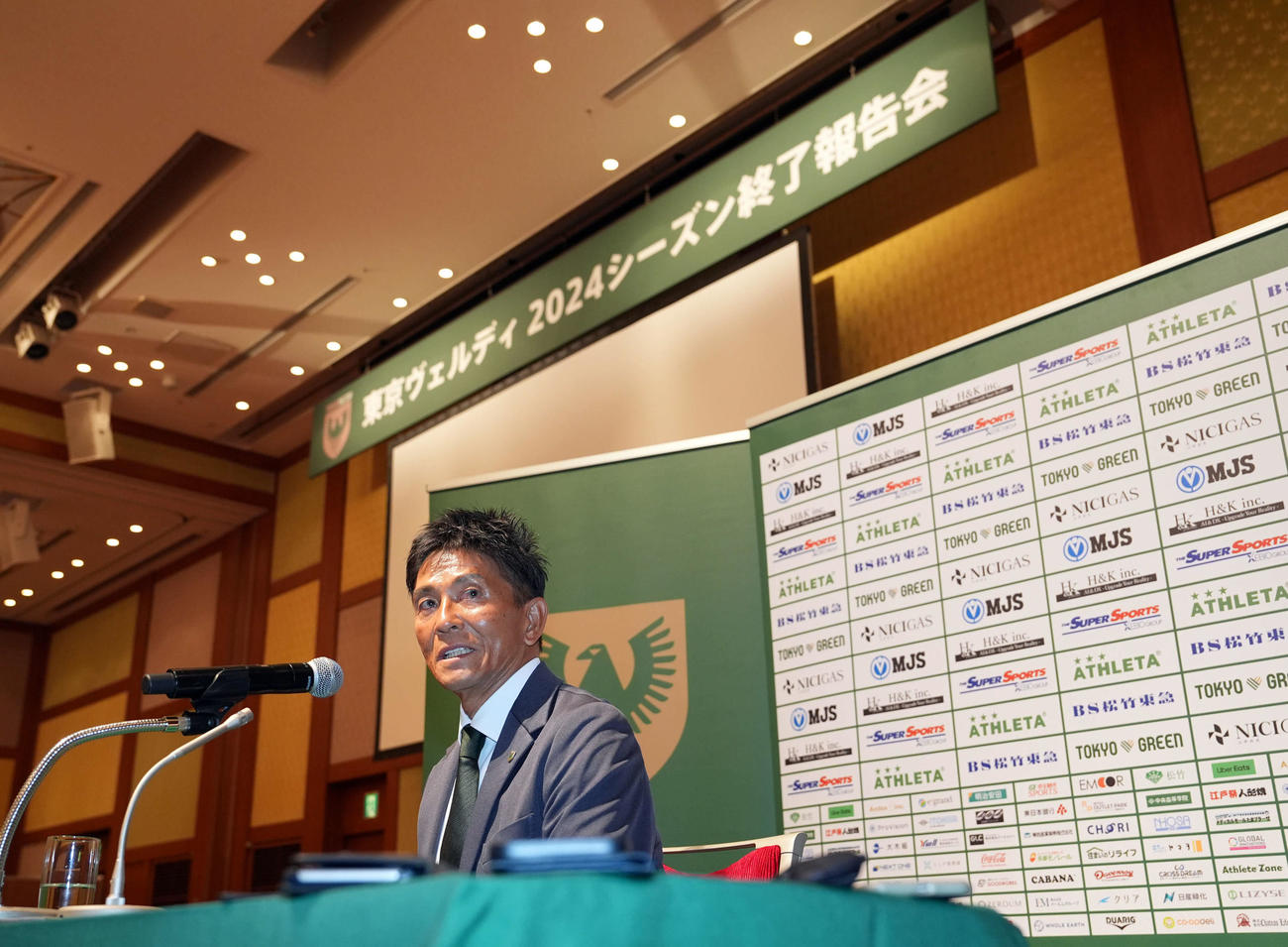 2024シーズン終了報告会を前に総括会見を行った東京V城福監督（撮影・たえ見朱実）