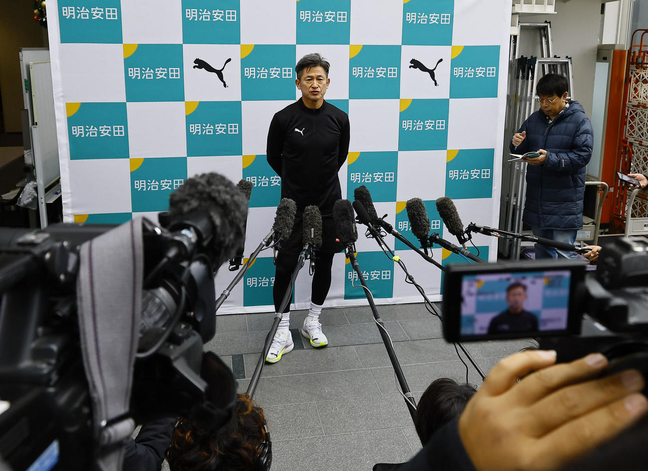 サッカートレーニング体験イベントを終え、取材に応じる鈴鹿三浦（撮影・藤尾明華）
