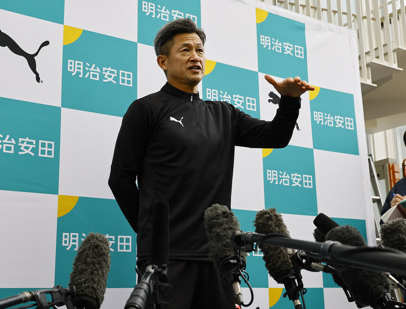 サッカートレーニング体験イベントを終え、取材に応じる鈴鹿三浦（撮影・藤尾明華）