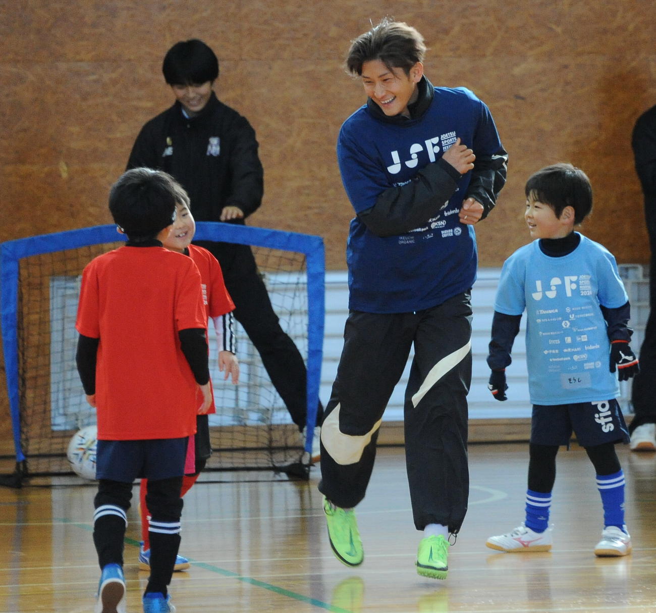 神戸】MF飯野七聖が地元・上越市のサッカー教室に参加「僕自身もすごく