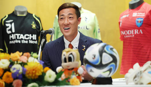 23年11月27日、引退会見を行う大宮GK南雄太