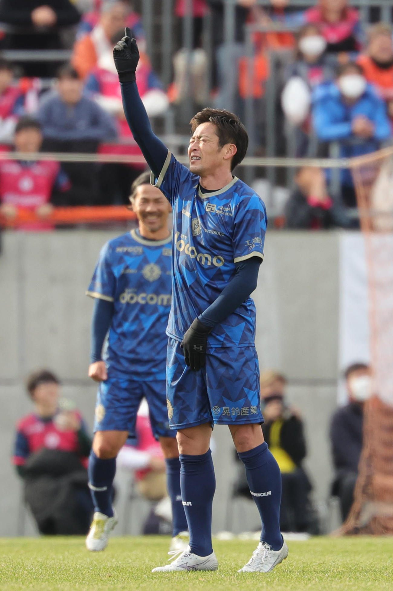 後半、ゴールを決めカズダンスならぬカジダンスで喜ぶBLUE LEGENDS加地（撮影・野上伸悟）