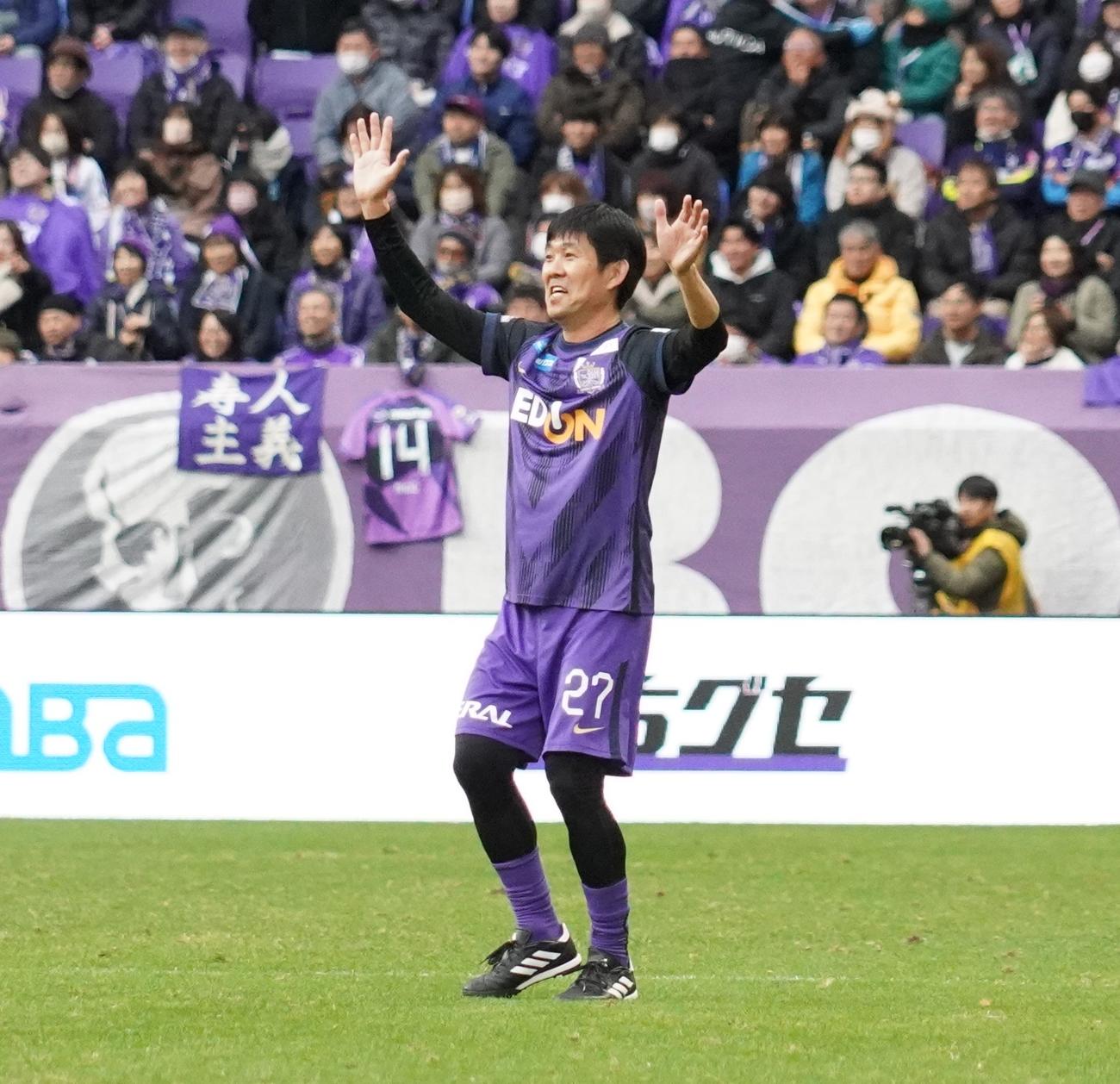サンフレッチェ広島レジェンドマッチ2024に臨んだ日本代表の森保一監督（撮影・佐藤成）