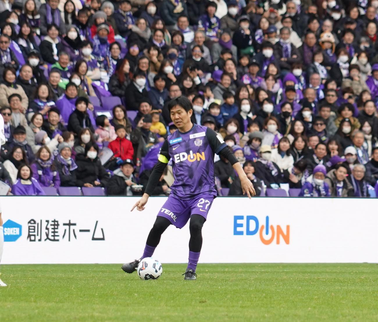 サンフレッチェ広島レジェンドマッチ2024に臨んだ日本代表の森保一監督（撮影・佐藤成）