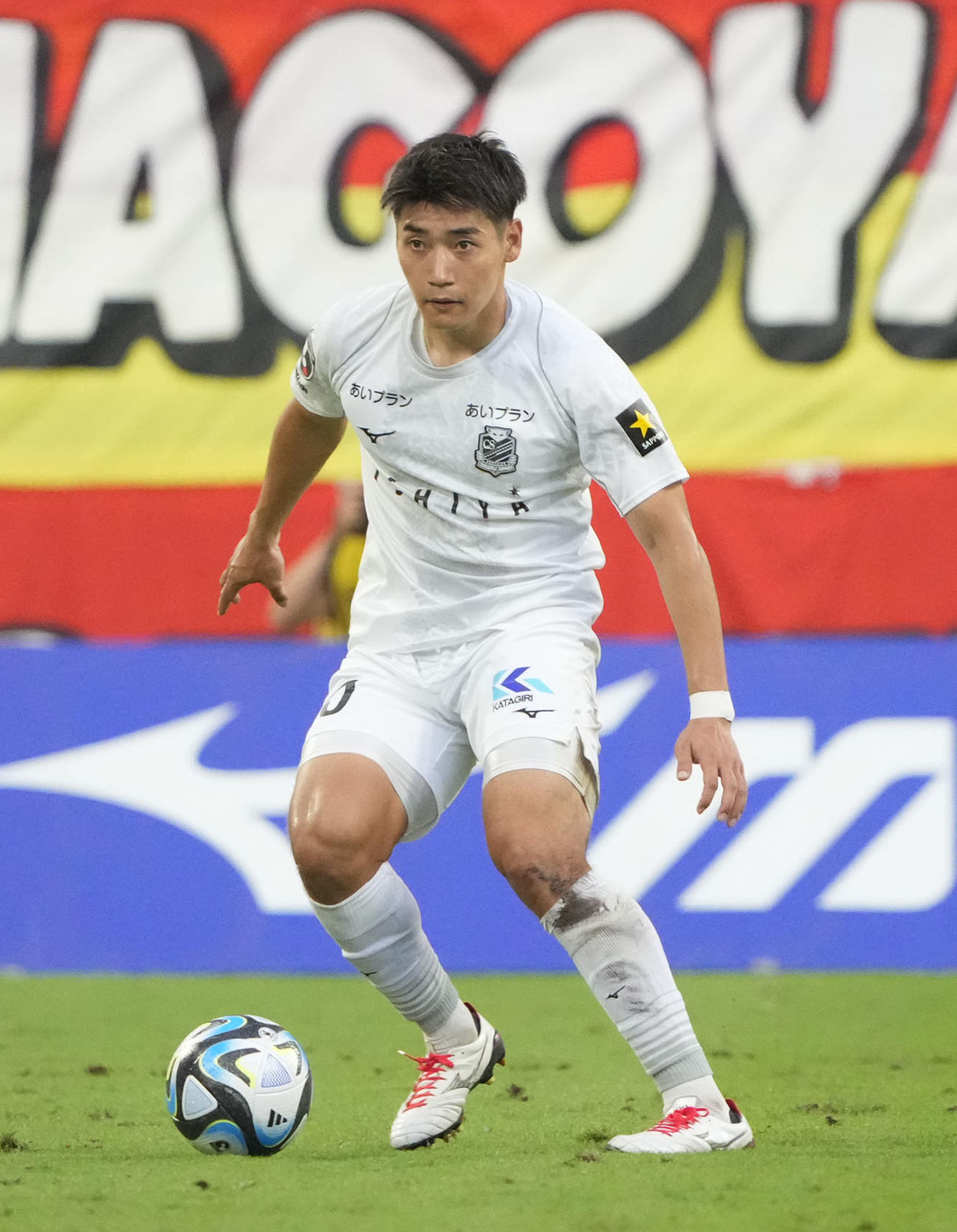 J1リーグ公式戦名古屋対札幌　札幌・岡村大八（背番号50）＝2023年9月23日、愛知県豊田市の豊田スタジアム