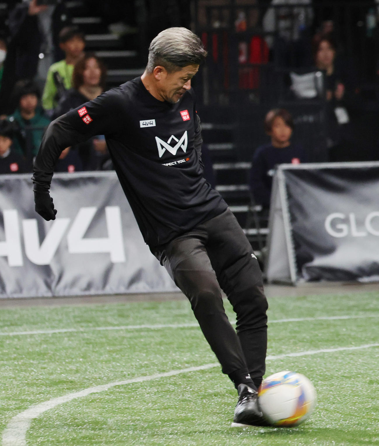 4V4JAPAN CUP 2024×4JAPAN CUP 2024　レジェンドマッチでゴールを決めるカズ（撮影・野上伸悟）