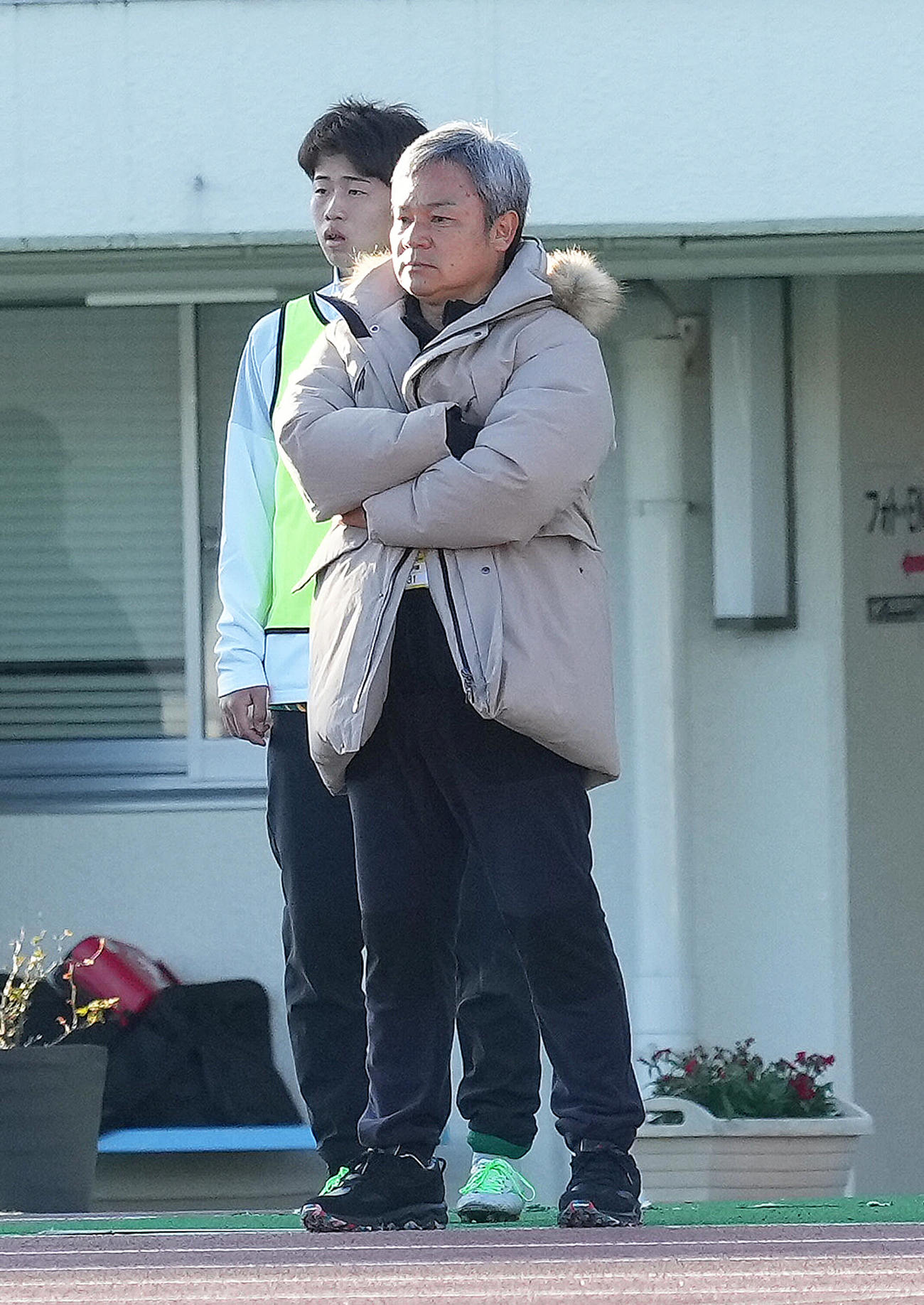 静岡学園対広島国際学院　戦況を見つめる静岡学園・川口監督（撮影・足立雅史）