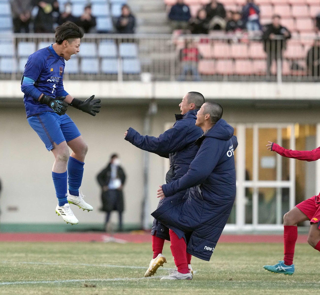 寒川対札幌大谷　PK戦の末、寒川に勝利した札幌大谷（撮影・たえ見朱実）