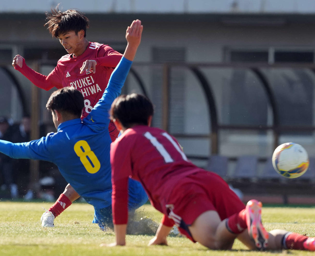 流通経大柏対佐賀東　後半、ゴールを決める流通経大柏・亀田（撮影・たえ見朱実）