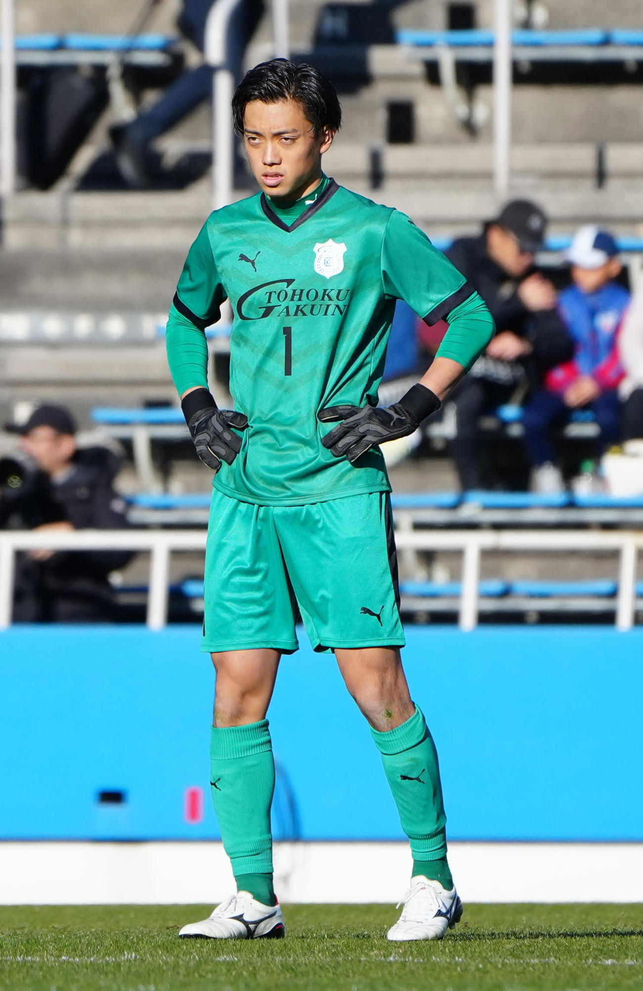 東北学院対滝川二　前半、ゴールを守る東北学院GK橋本（撮影・江口和貴）