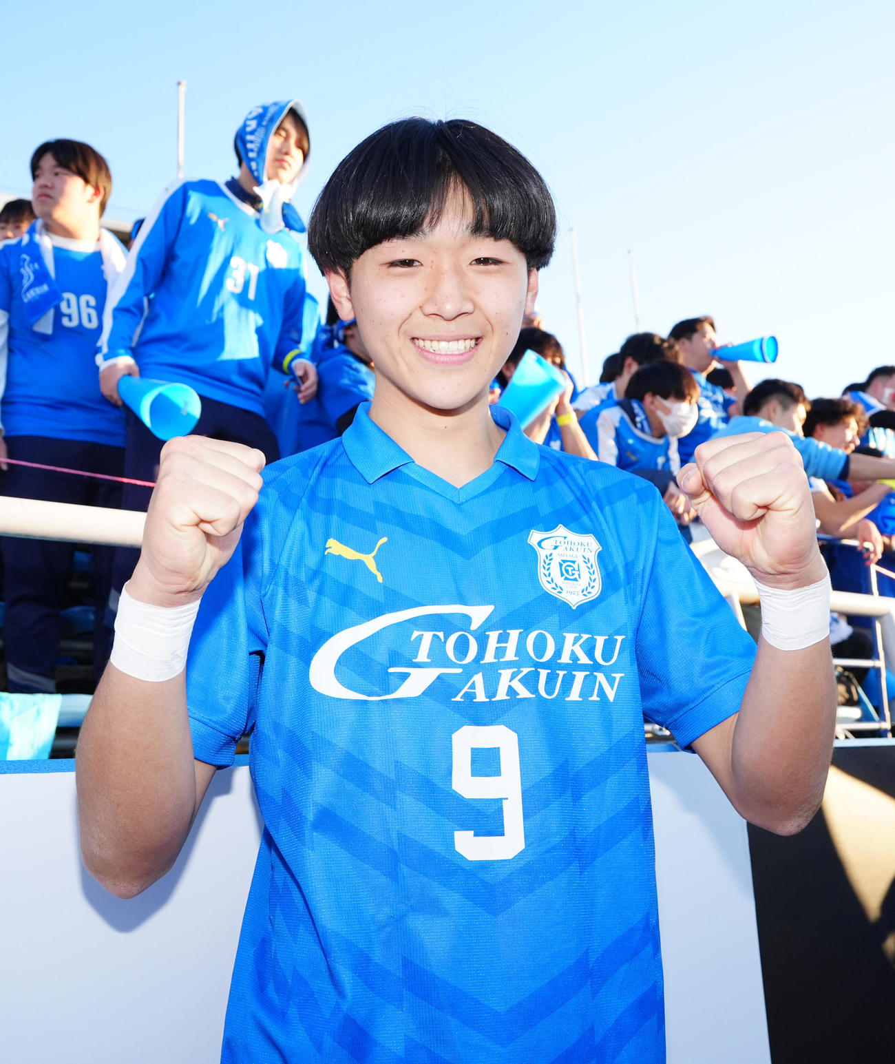 東北学院対滝川二　試合後、ガッツポーズで写真に納まる東北学院・岡元（撮影・江口和貴）