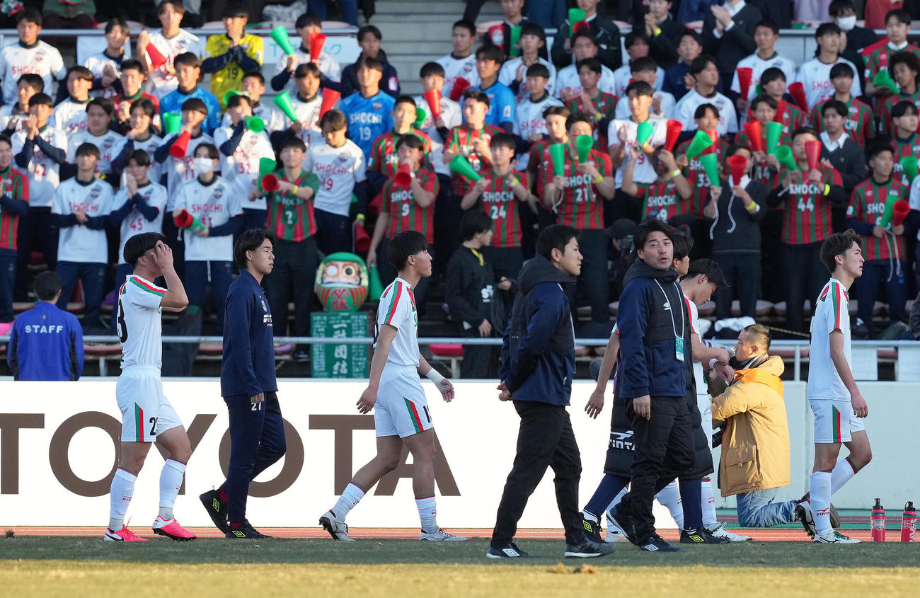 東福岡対正智深谷　東福岡に敗れた正智深谷（撮影・足立雅史）