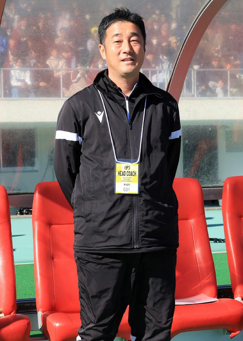 高校サッカー】東福岡、沖縄出身・伊波の先制点を守り切り8強進出 16
