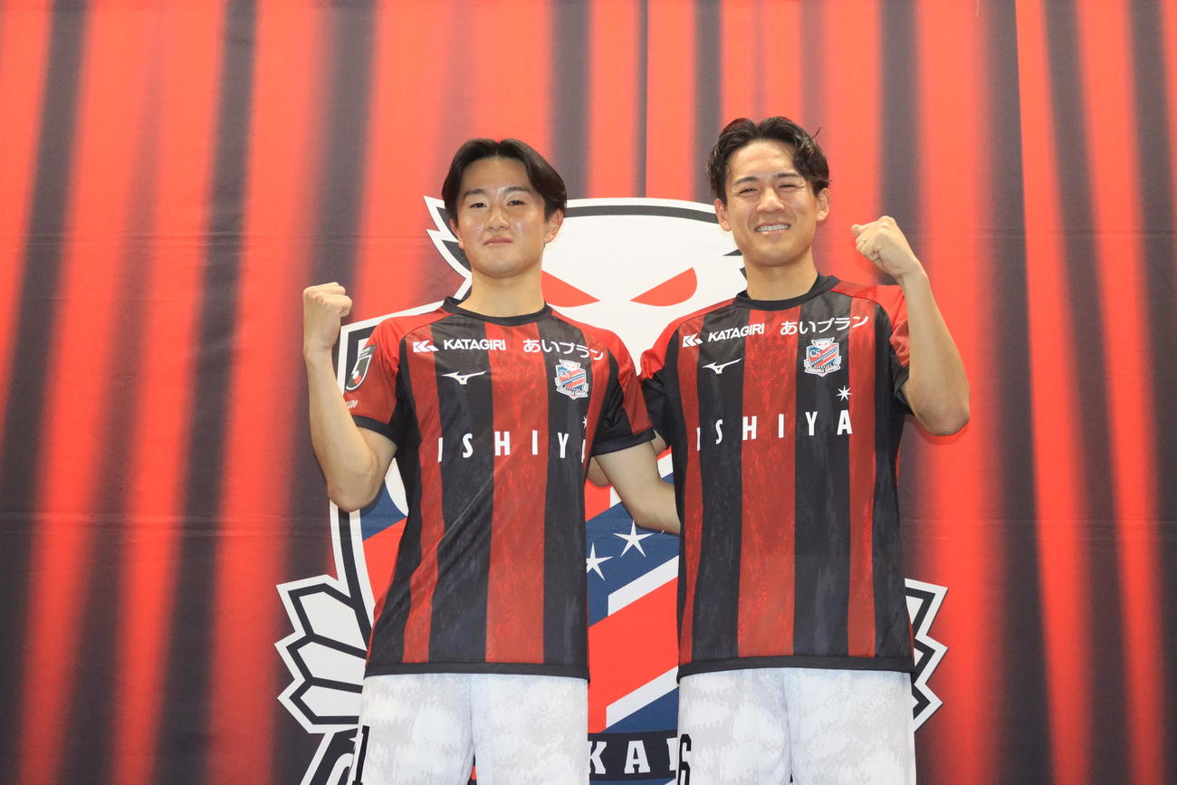 新加入会見に出席した札幌高嶺（右）と木戸（撮影・保坂果那）