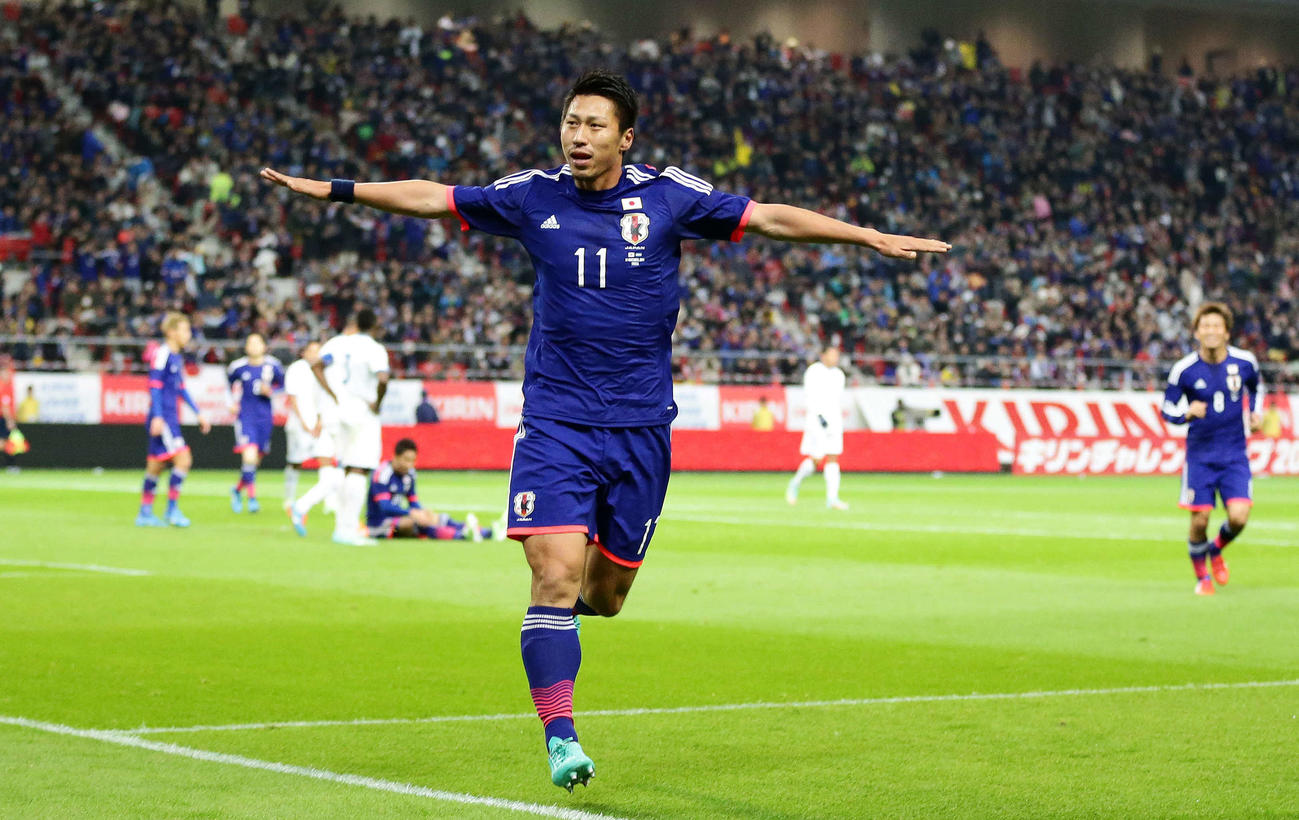 14年11月14日、日本対ホンジュラス　後半、ゴールを決め飛行機ポーズで歓喜する豊田陽平
