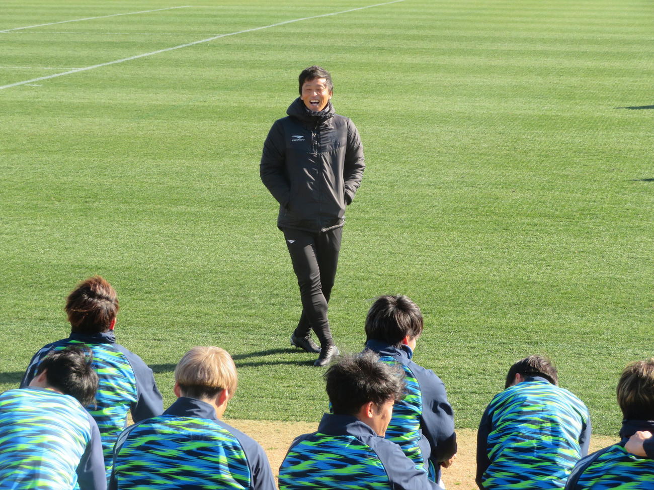 新シーズンに向けて始動した湘南ベルマーレの山口智監督（撮影・佐藤成）