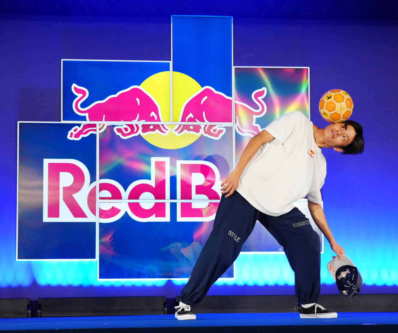 RB大宮キックオフイベントでパフォーマンスするYu－ri（撮影・江口和貴）