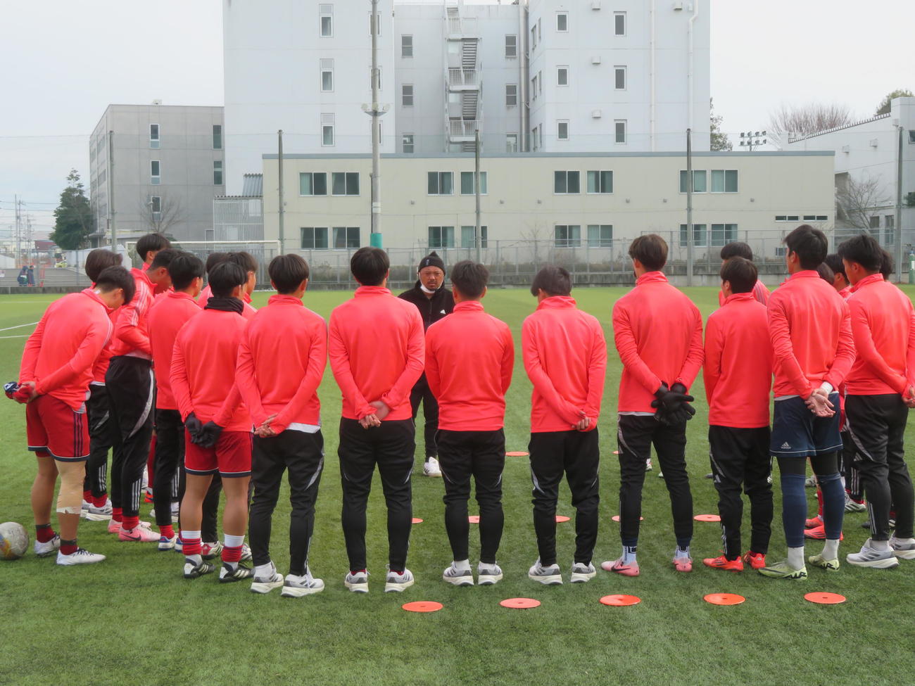 全国高校サッカー選手権決勝の前橋育英戦に向けて調整した流通経大柏（撮影・佐藤成）