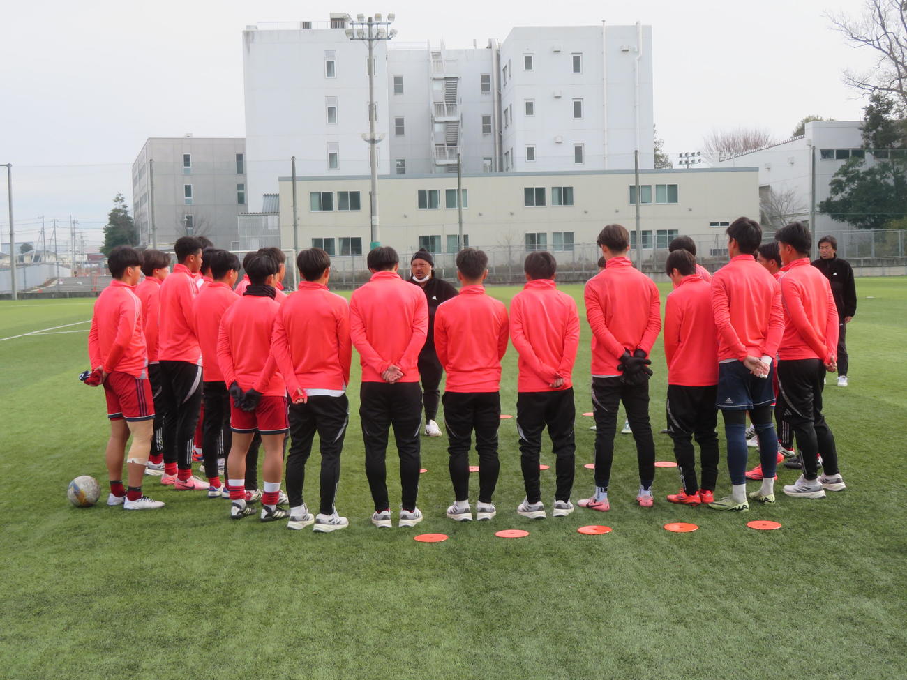 全国高校サッカー選手権決勝の前橋育英戦に向けて調整した流通経大柏（撮影・佐藤成）