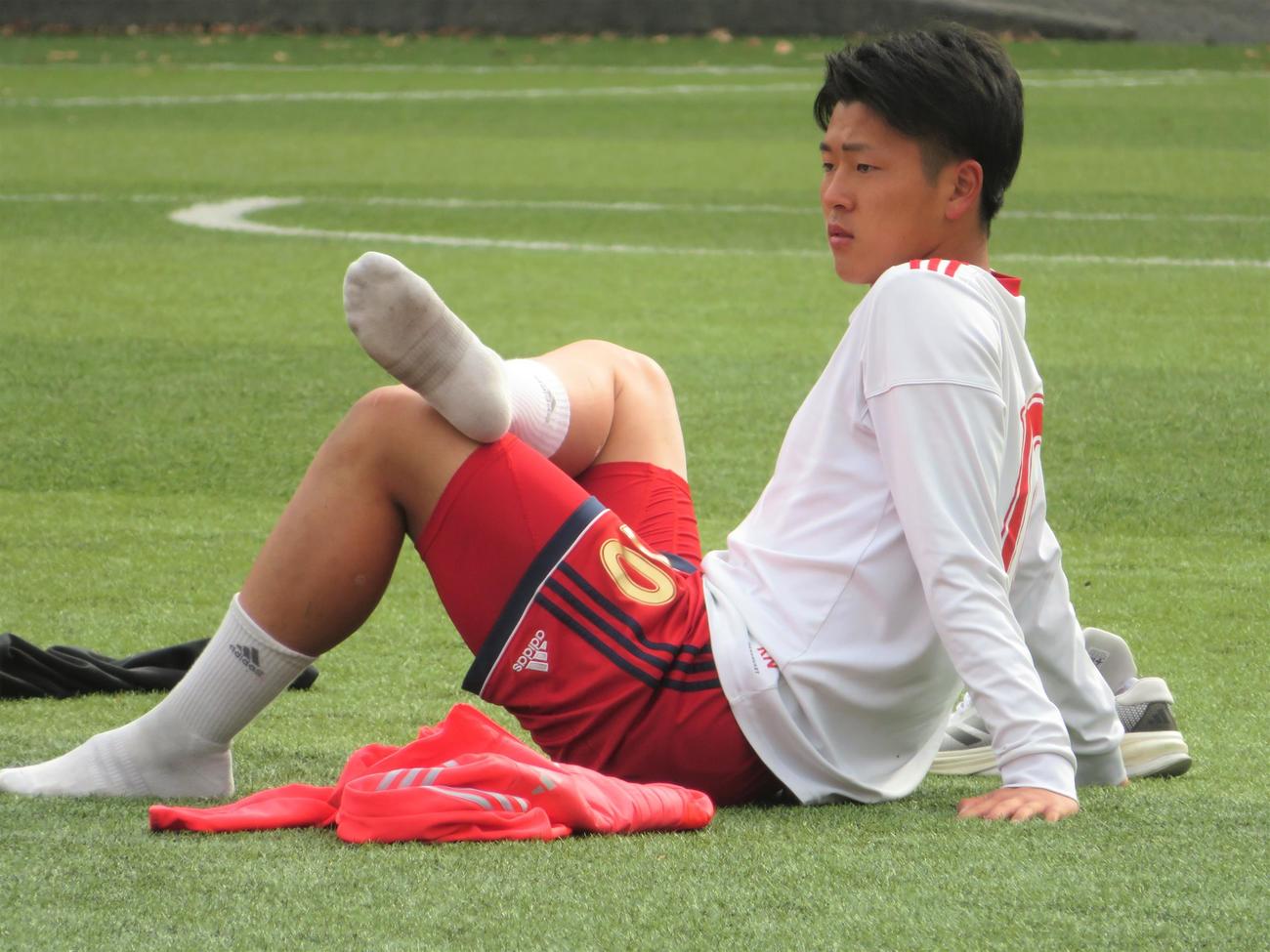 全国高校サッカー選手権決勝の前橋育英戦に向けて調整した流通経大柏DF奈須琉世（撮影・佐藤成）