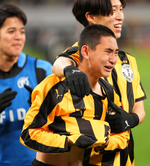 高校サッカー】前橋育英7大会ぶり日本一！死闘PK戦20人「心の中で叫ん