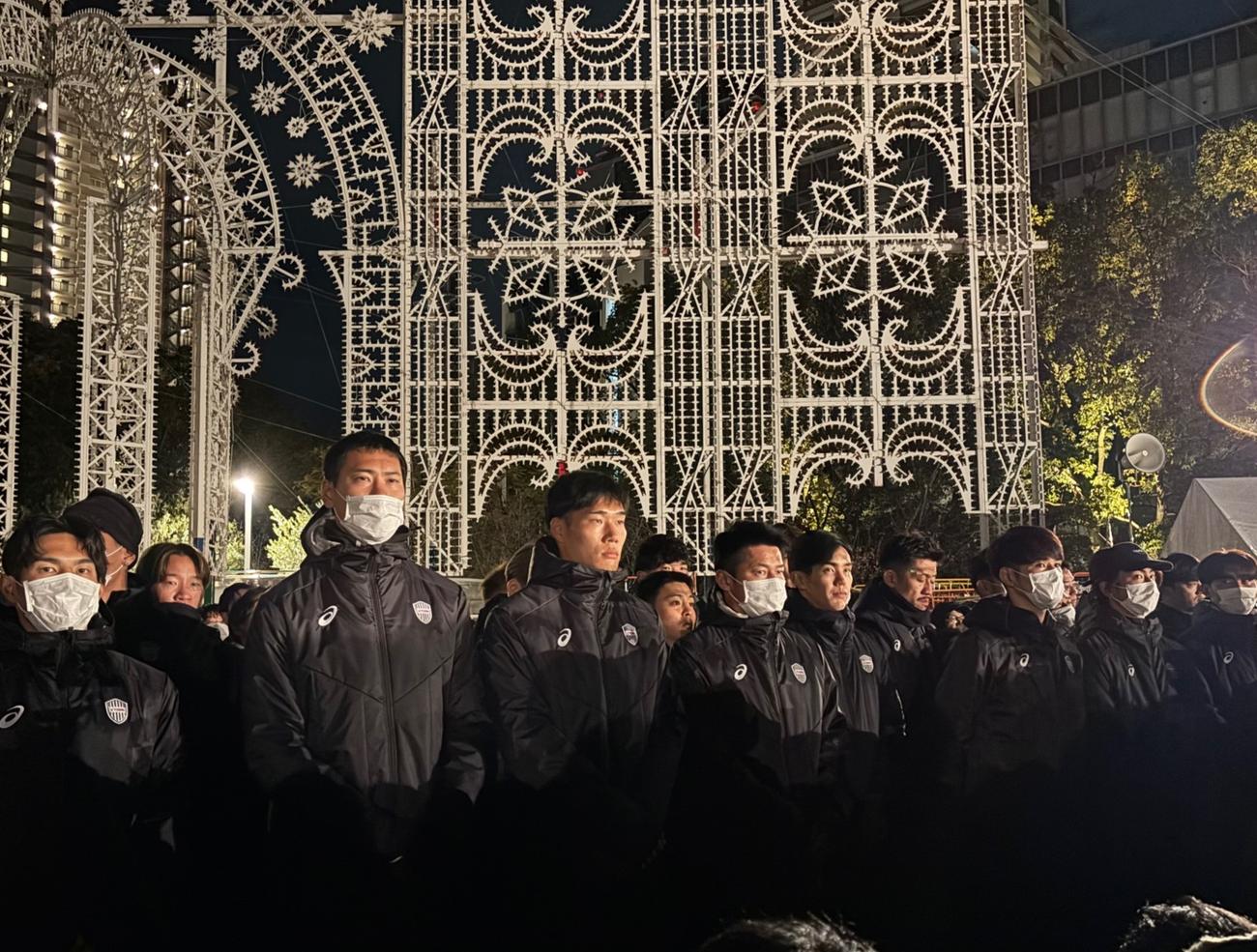 「阪神・淡路大震災1・17のつどい」に参加したヴィッセル神戸の選手・スタッフ（撮影・永田淳）