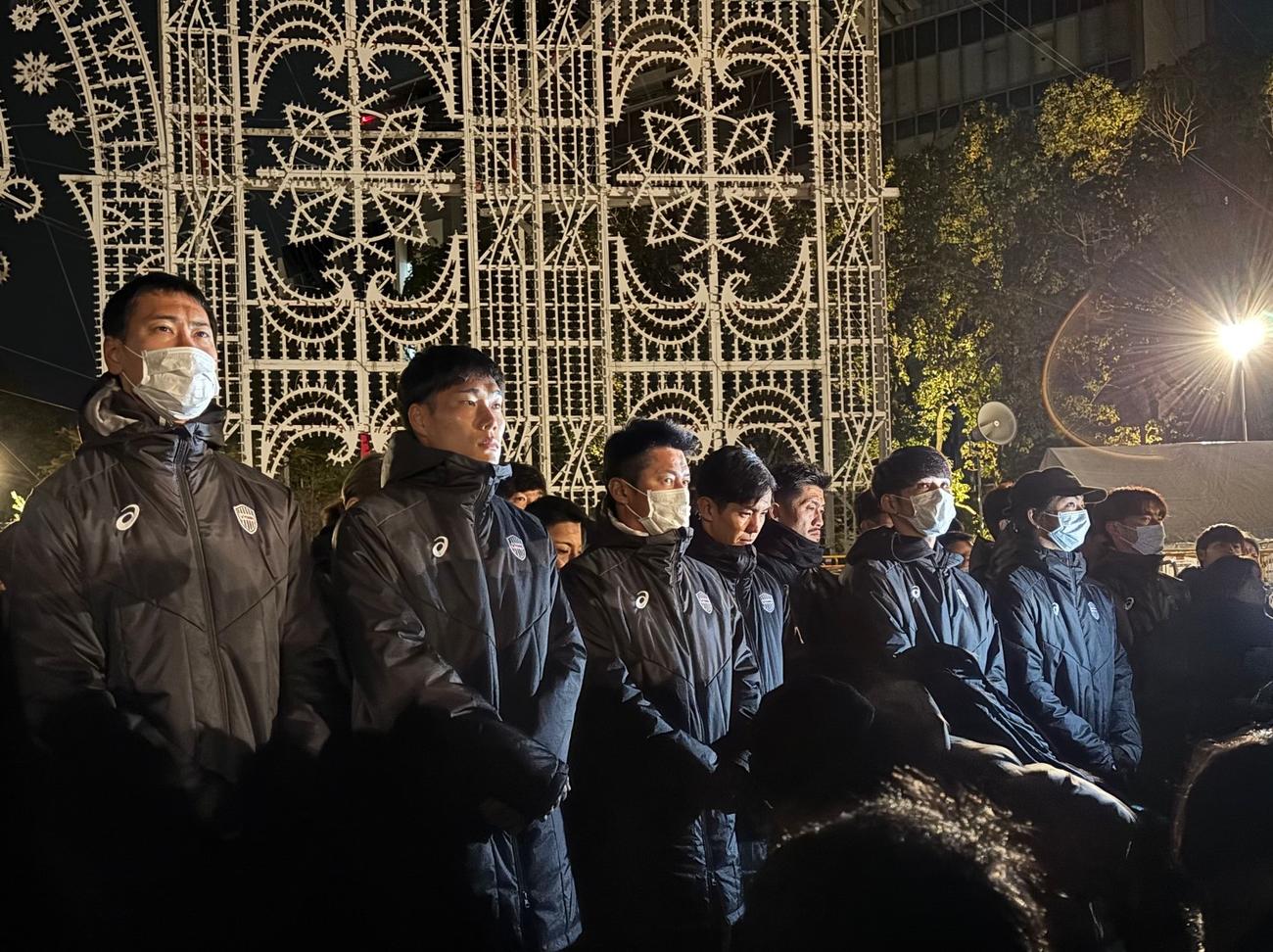 「阪神・淡路大震災1・17のつどい」に参加したヴィッセル神戸の選手・スタッフ（撮影・永田淳）