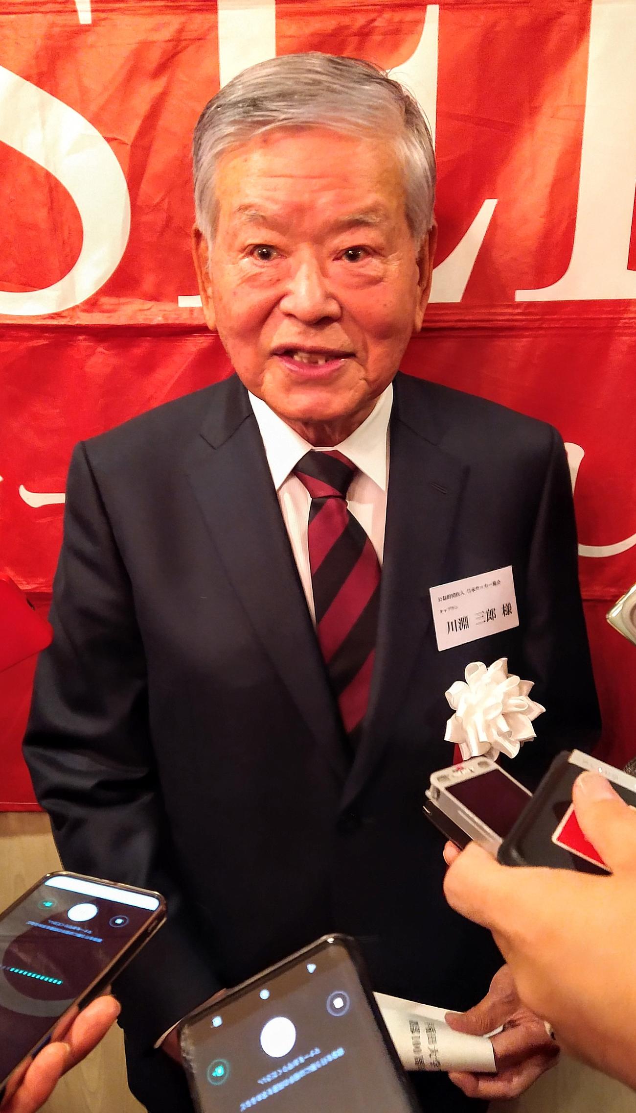 早大ア式蹴球部の創部100周年記念祝賀会で学生時代を振り返った川淵三郎氏（撮影・木下淳）