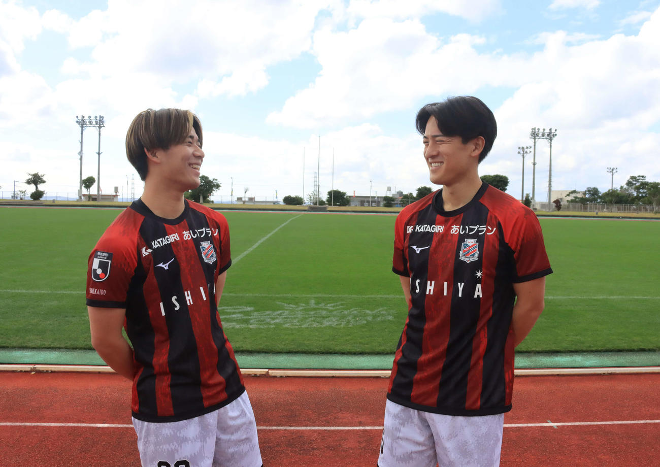 対談する札幌近藤（左）と高嶺（撮影・保坂果那）