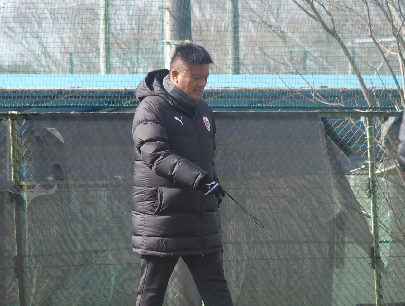 京都サンガF.C.の曺貴裁監督（撮影・永田淳）