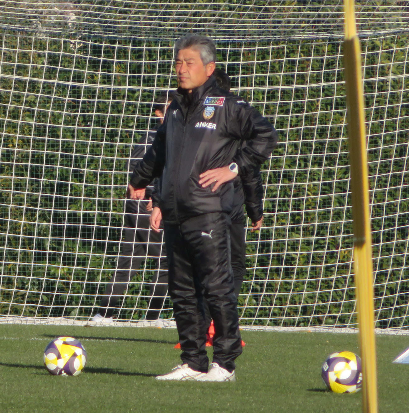 Jリーグ開幕に向けて調整した川崎フロンターレの長谷部茂利監督（撮影・佐藤成）