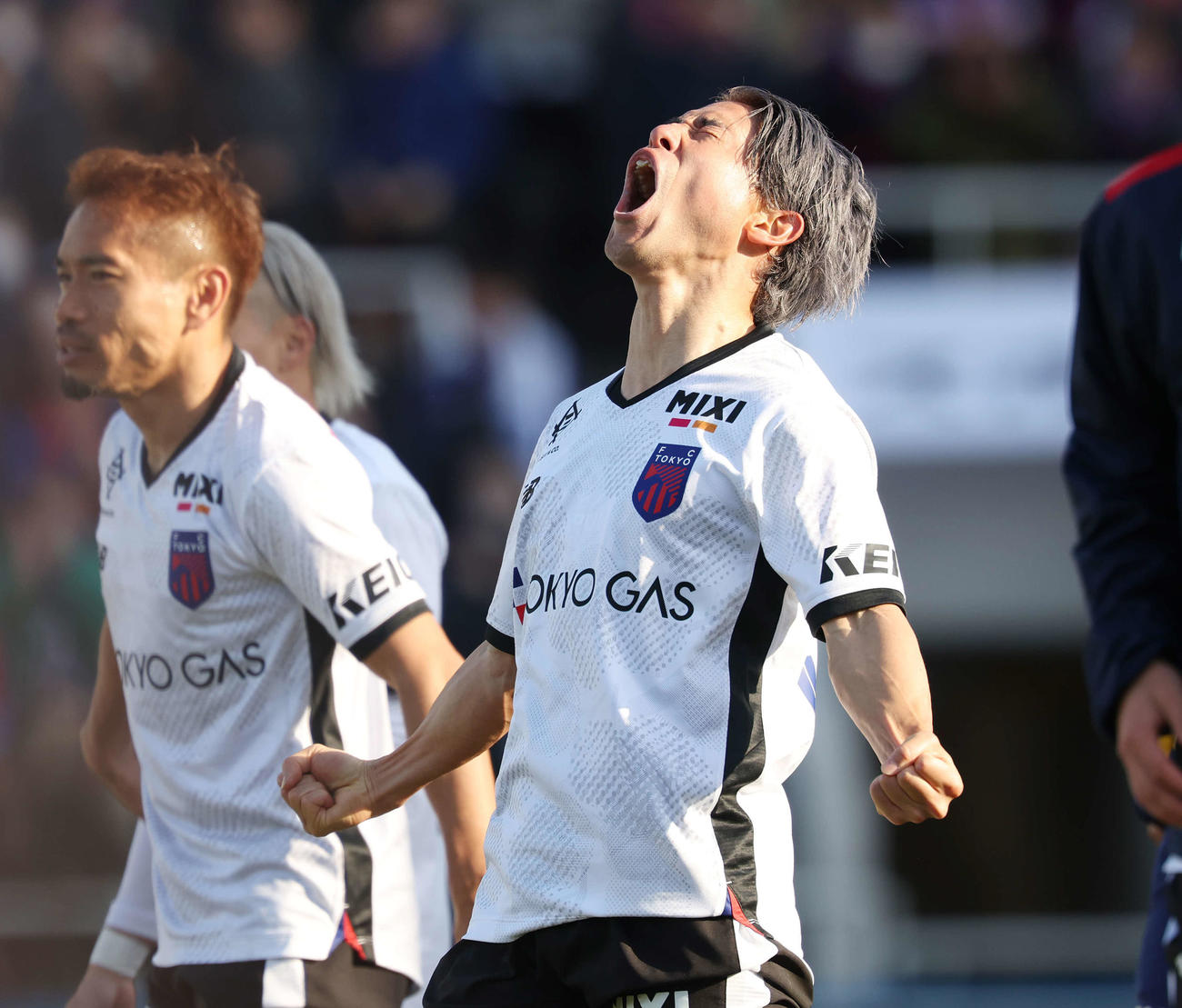 横浜FC対東京　後半、先制ゴールを決め喜びを爆発させる東京白井（撮影・宮地輝）
