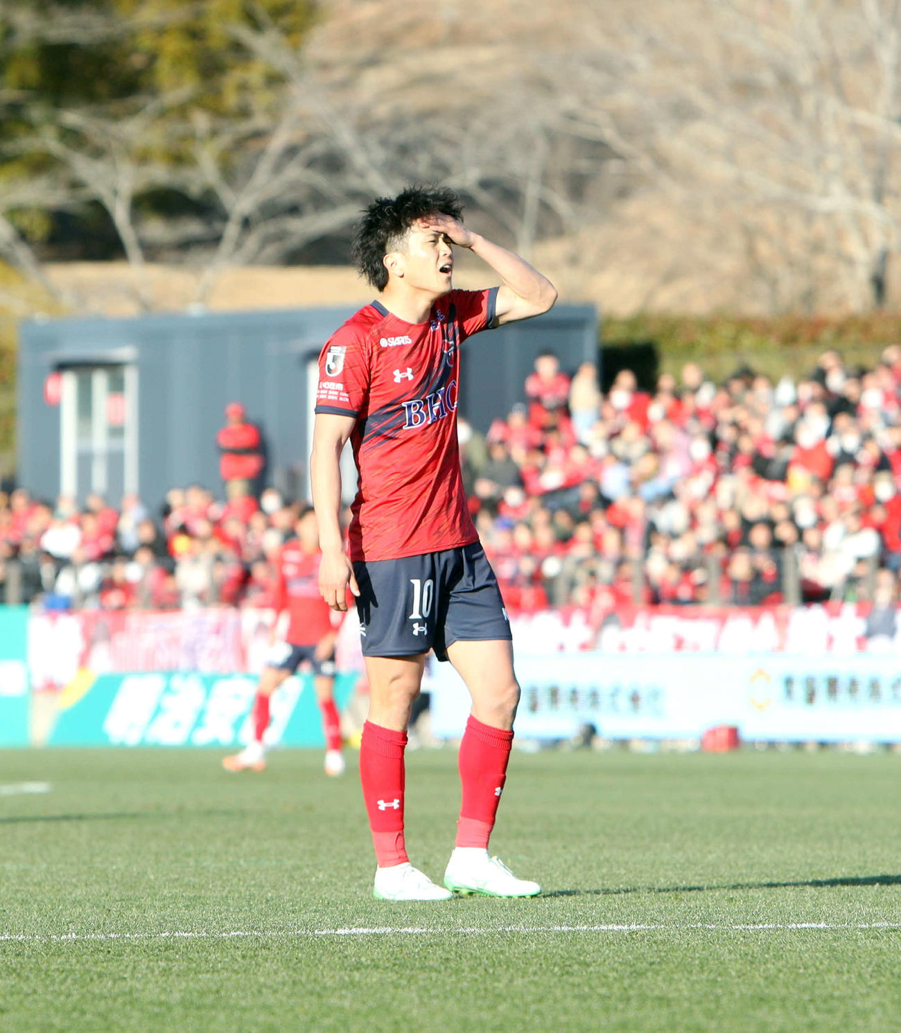 いわき対千葉　後半40分にシュートを外し、悔しがるいわき谷村（撮影・木村有優）