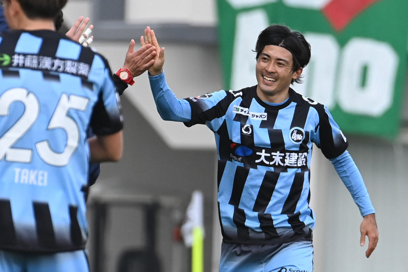 FC大阪対岐阜　前半、FC大阪堀越は先制ゴールを決め喜ぶ（撮影・滝沢美穂子）