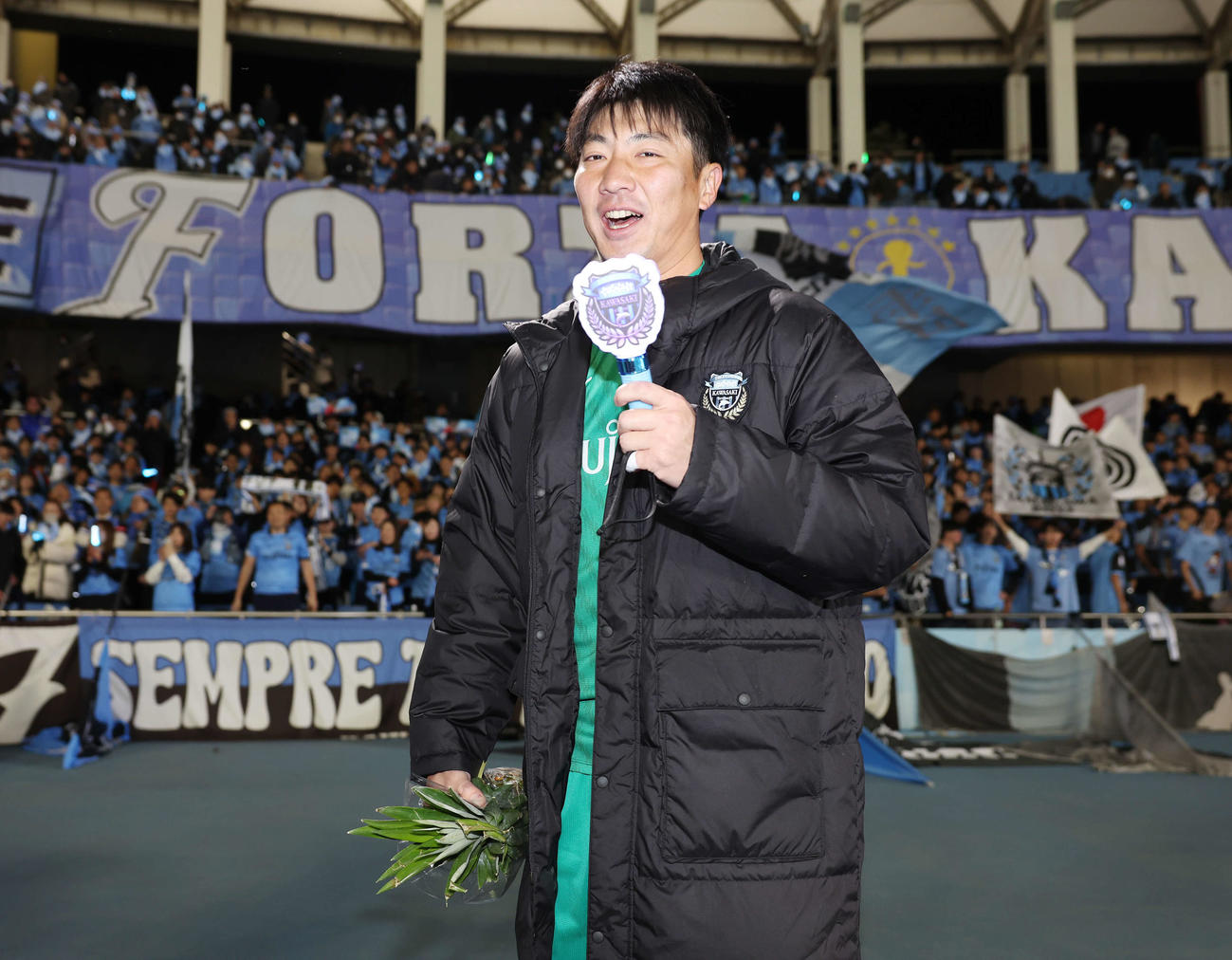 川崎F対セントラルコースト　無失点で勝利し笑顔の川崎FのGK安藤（撮影・宮地輝）