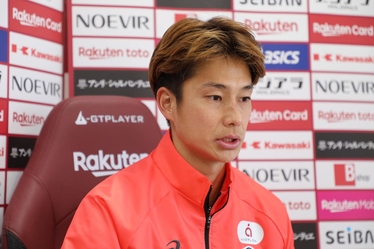 名古屋戦に向けたオンライン取材に応じる神戸井出（C）VISSEL KOBE