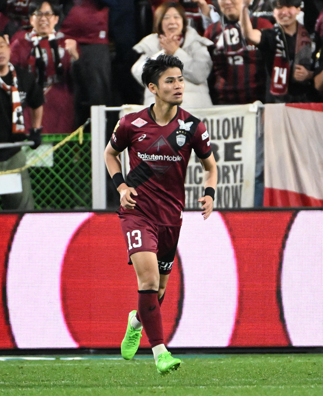 神戸対京都　試合終了間際にゴールを決めた神戸佐々木（撮影・石井愛子）