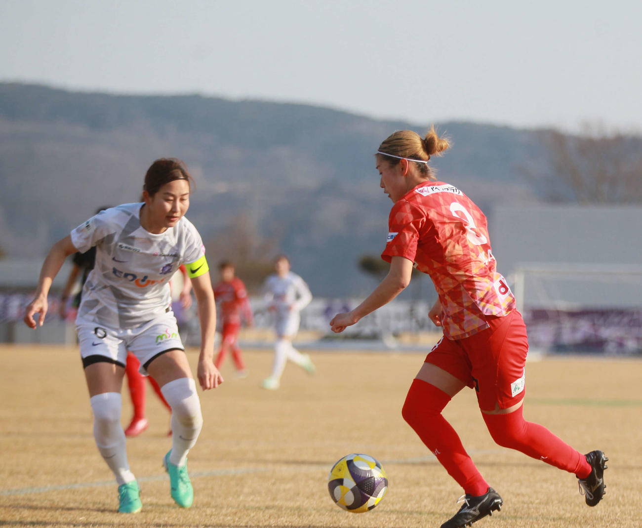 仙台対広島　得意のドリブルをみせるMF大西（撮影・高橋香奈）