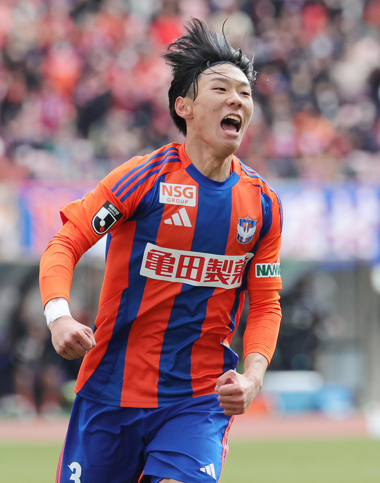 新潟対C大阪　前半、矢村健の先制ゴールを喜ぶ新潟稲村（撮影・野上伸悟）