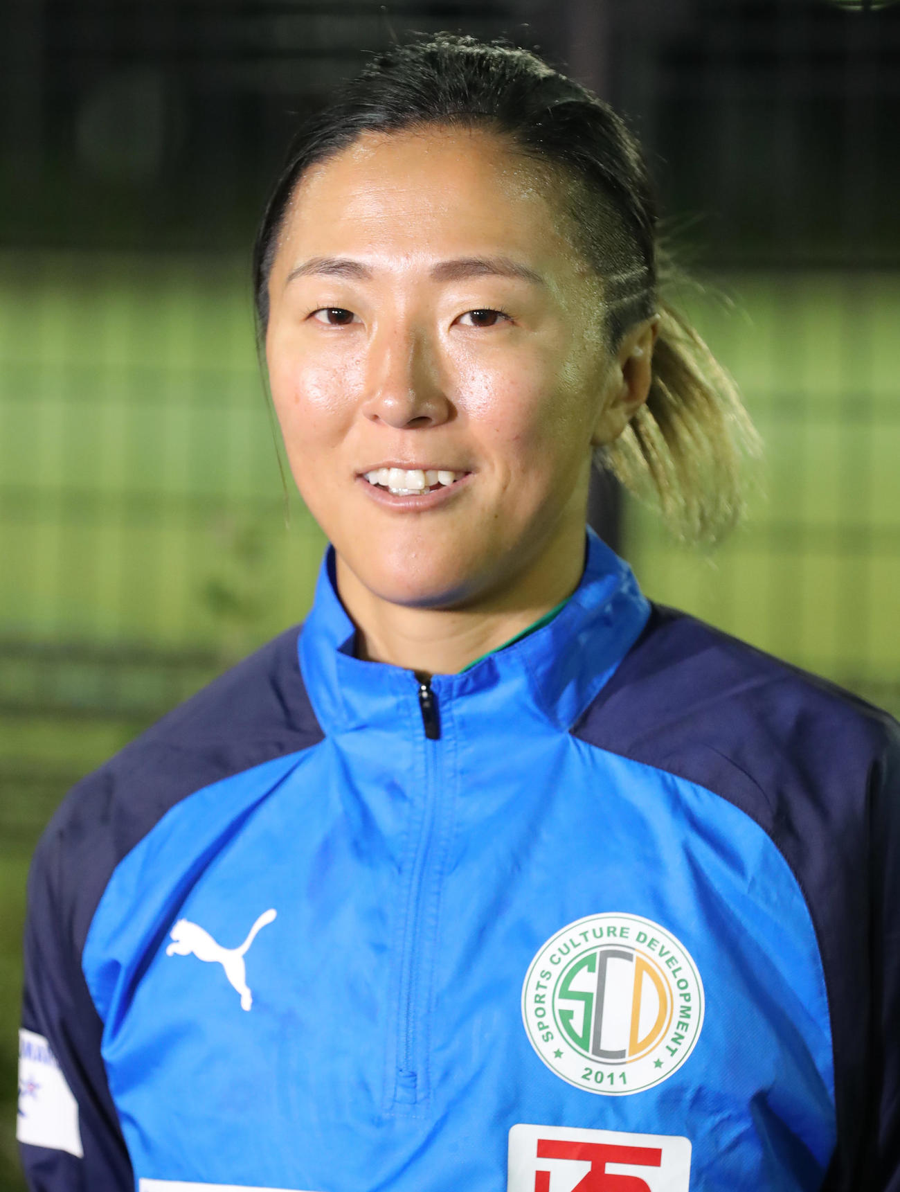 笑顔で囲みに応じるはやぶさイレブン時代の永里優季（20年10月18日撮影）