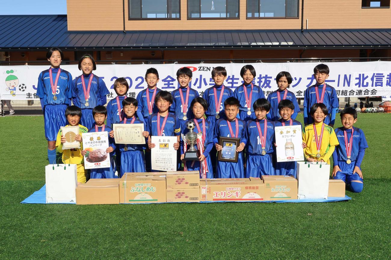創部23年目にして初の優勝を飾った長岡ＪＹＦＣＵ－12イレブン