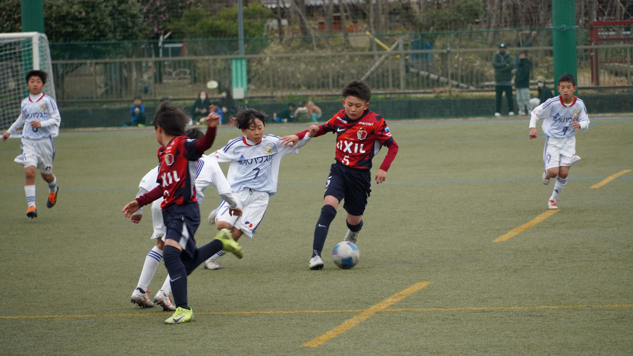 予選Cグループの鹿島アントラーズジュニア対ともぞうサッカークラブ