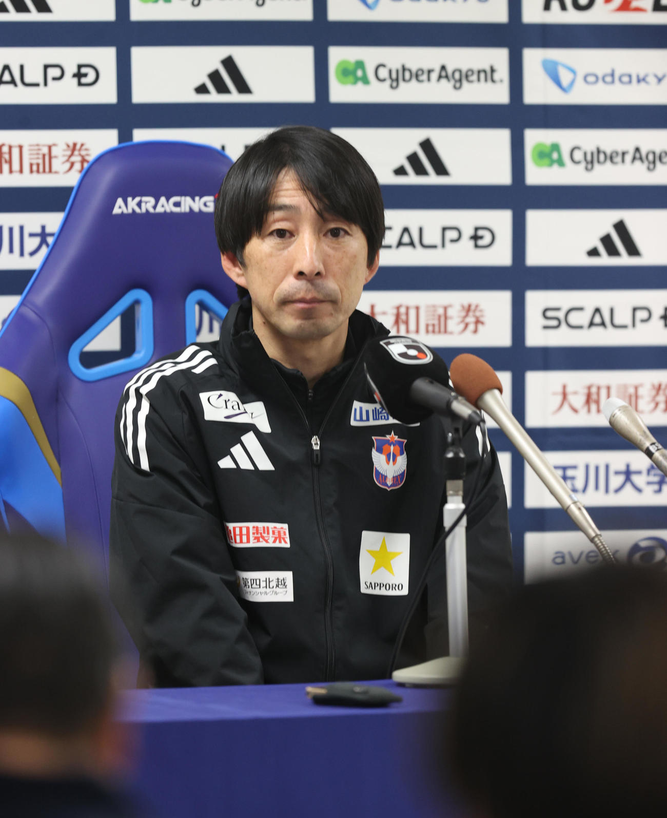 町田対新潟　敗戦し会見する新潟樹森監督（撮影・水谷安孝）