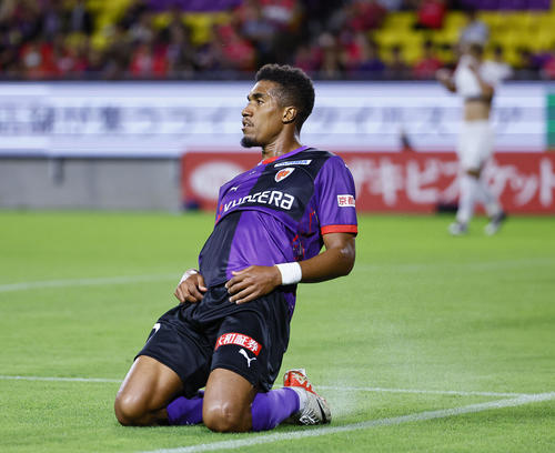前半、先制ゴールを決めた京都ムリロ・コスタ（撮影・藤尾明華）
