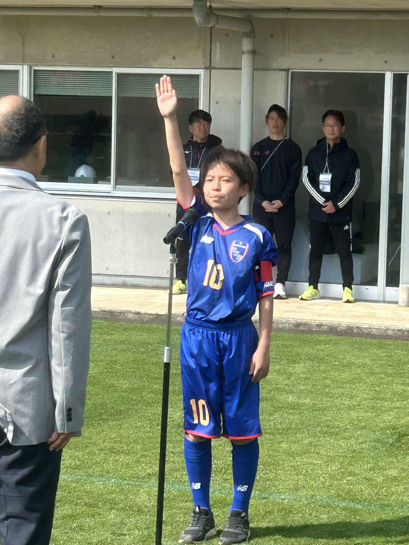 選手宣誓を行うソレッソ熊本主将の窪田淳平選手