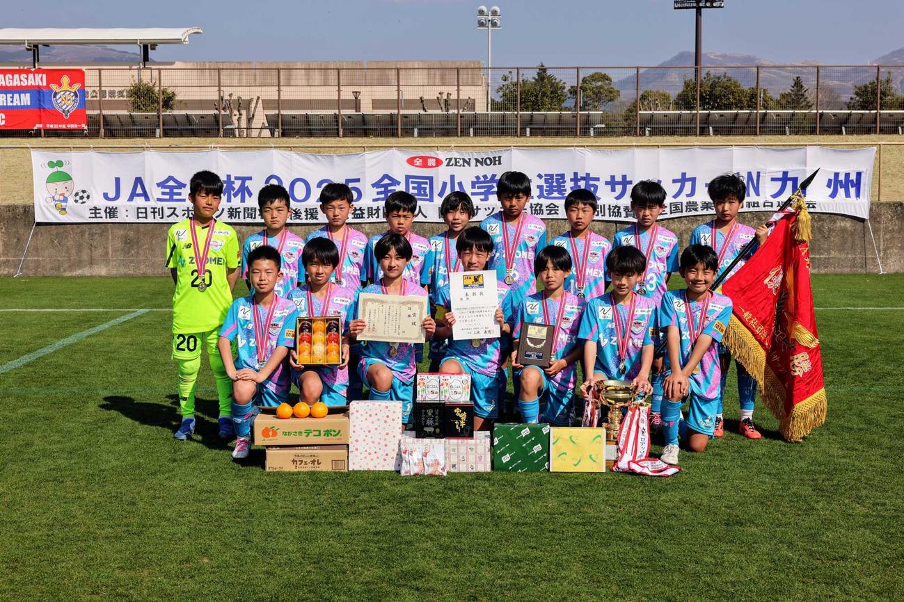 ２年連続６度目の優勝を果たしたサガン鳥栖イレブン