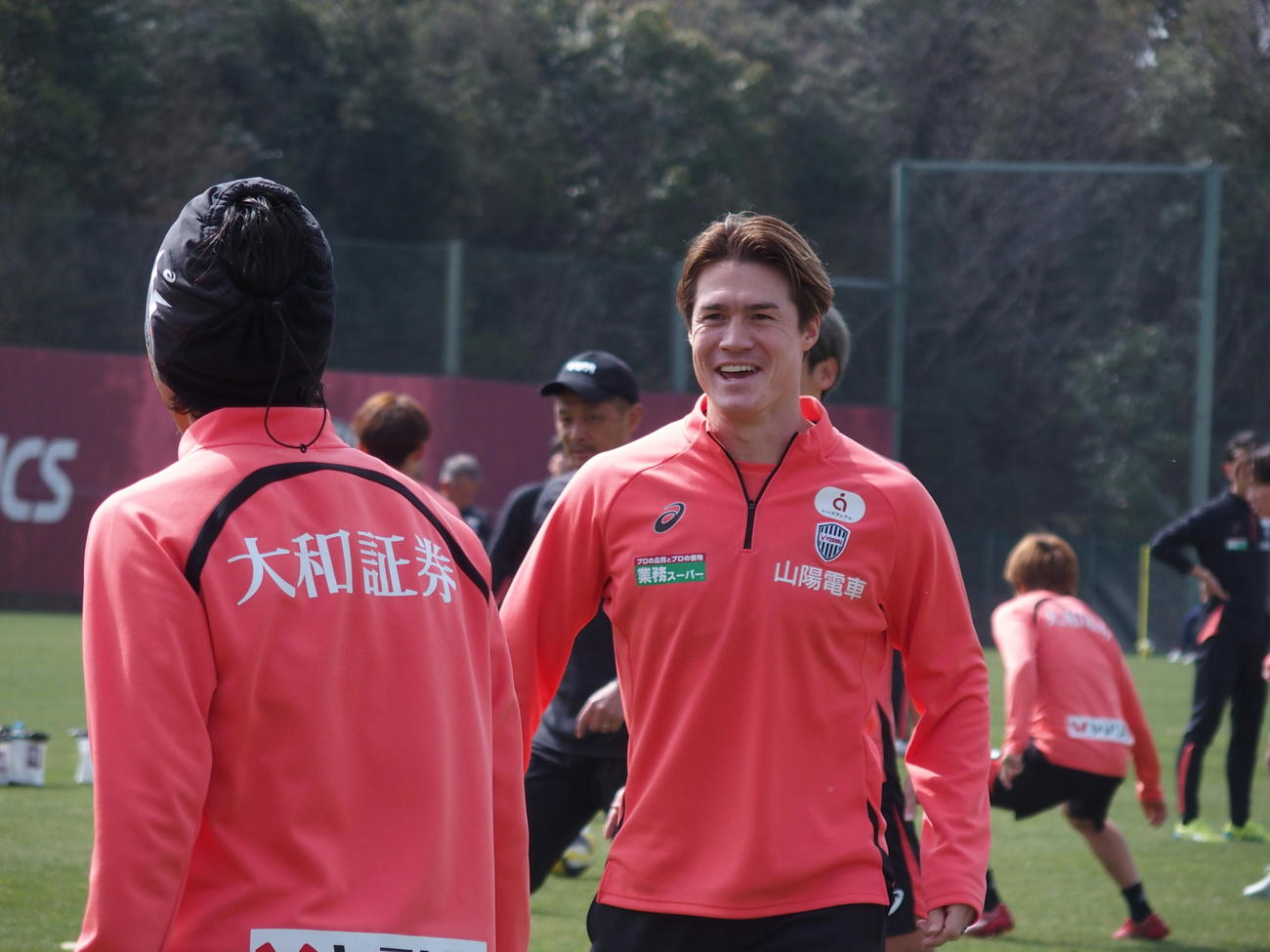 全体練習に部分合流した神戸DF酒井（撮影・永田淳）