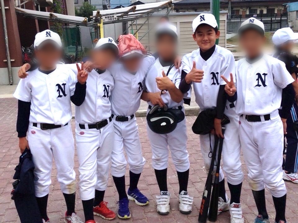 野球少年だった小学生時代のC大阪西尾（右から2人目）（セレッソ大阪提供）
